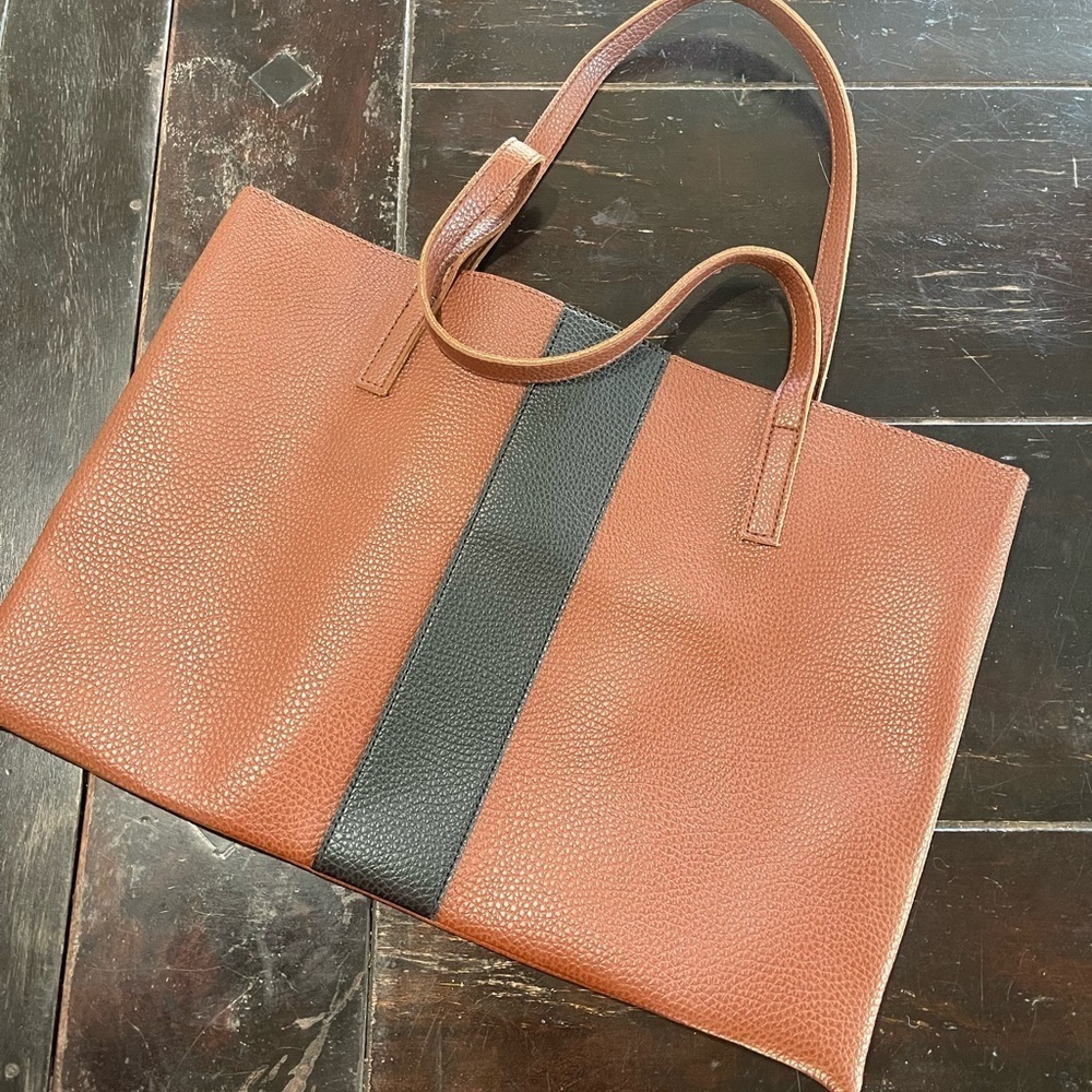 Vince Camuto pebbled messenger tote bag new condition no tags